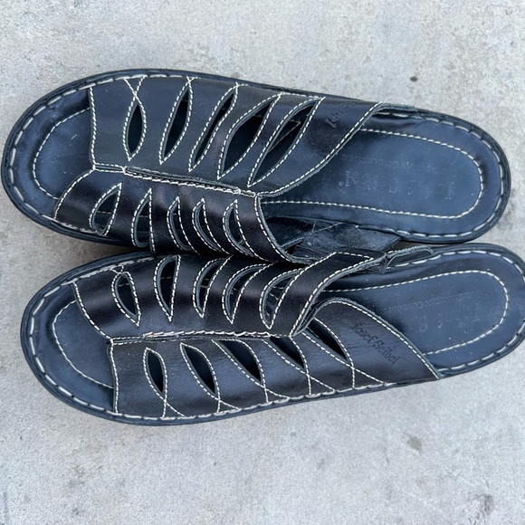 Josef Seibel black leather sandal with white trim. Size 40 - Picture 2 of 3